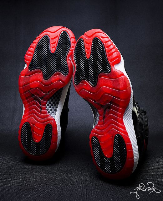 Air Jordans 11 Retro "Bred"