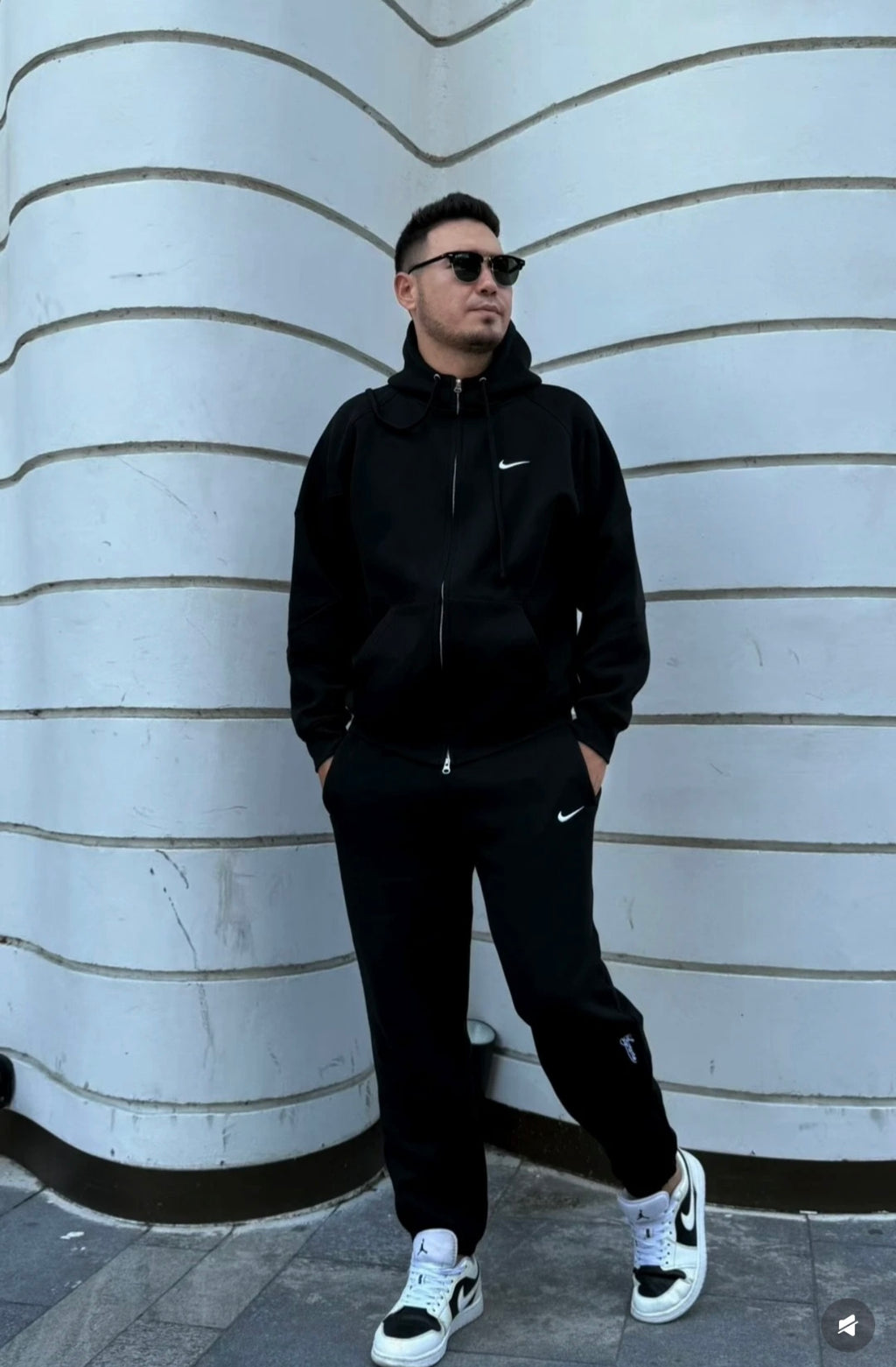 SUPREME X NIKE SWEATPANTS "BLACK"