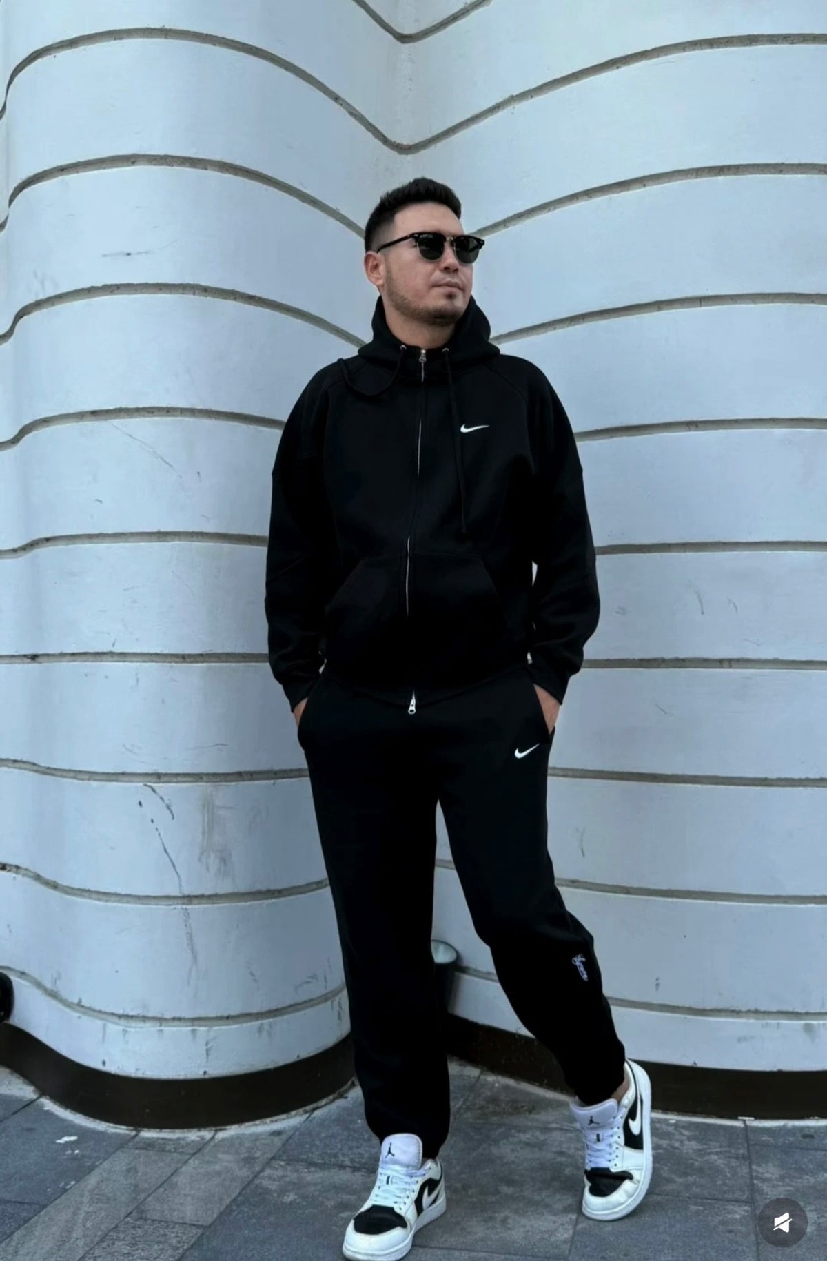 SUPREME X NIKE SWEATPANTS "BLACK"