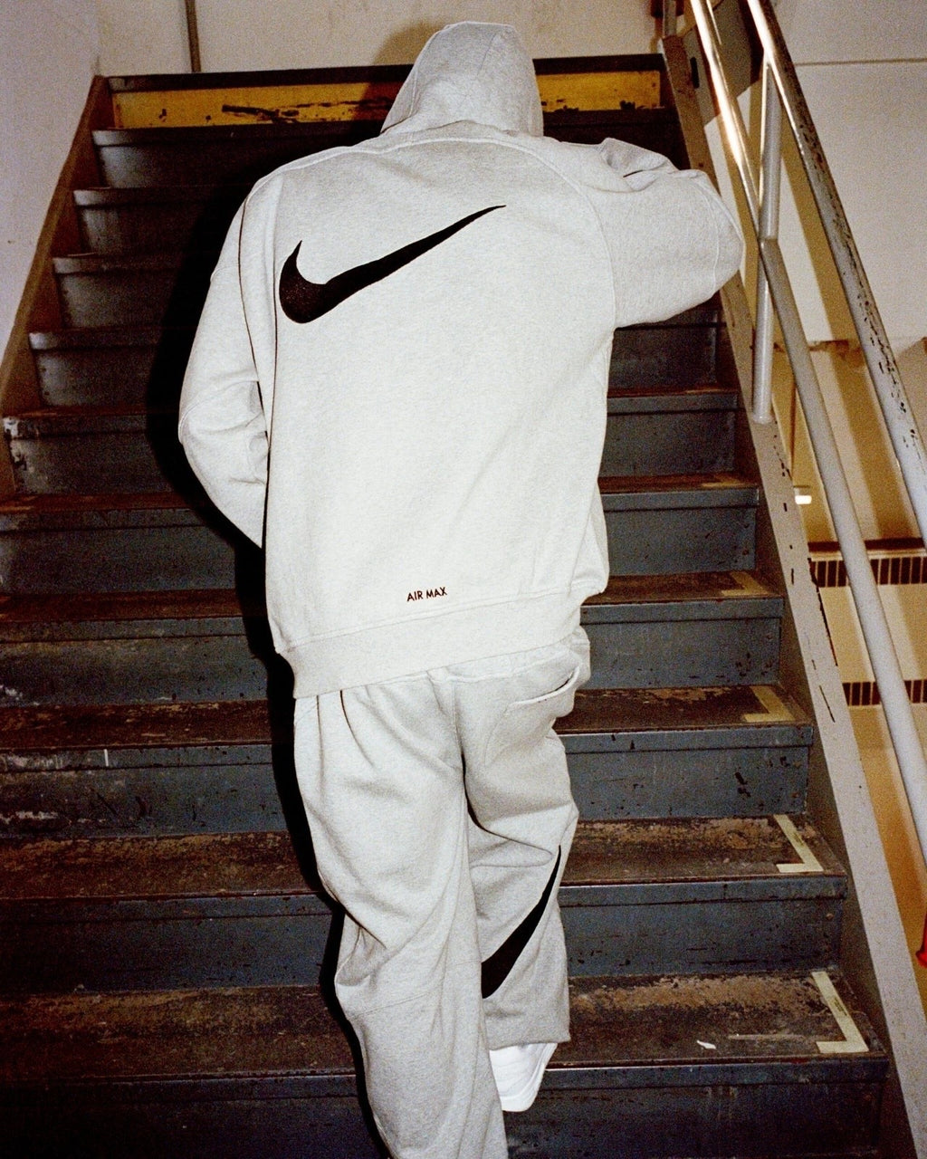 SUPREME X NIKE "GRAY"